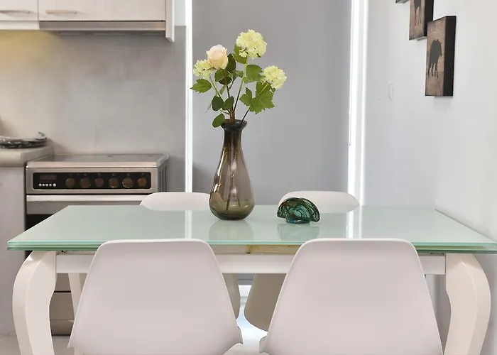 The Local House * Parikia (Paros)