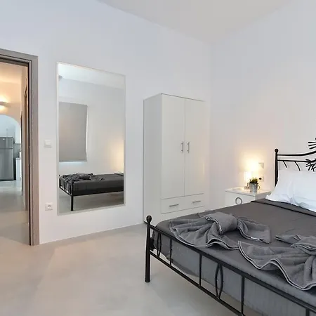 Апартаменты The Local House *