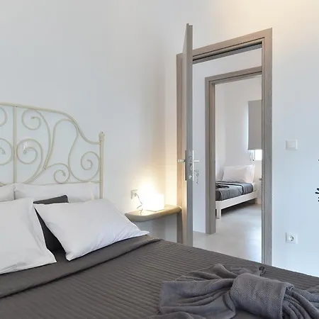 Апартаменты The Local House