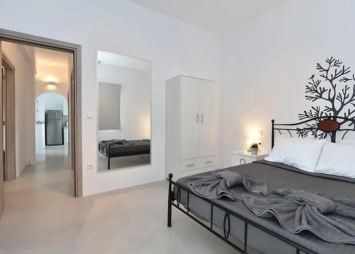 Апартаменты The Local House *