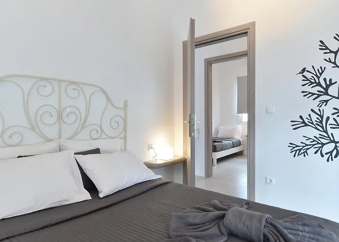 Апартаменты The Local House